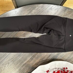Black Underwunder highrise pants crop